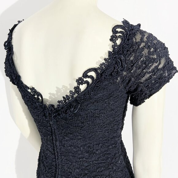 Vintage Black Stretch Lace Dress with Sweetheart Neckline / size Small - Picture 12 of 15